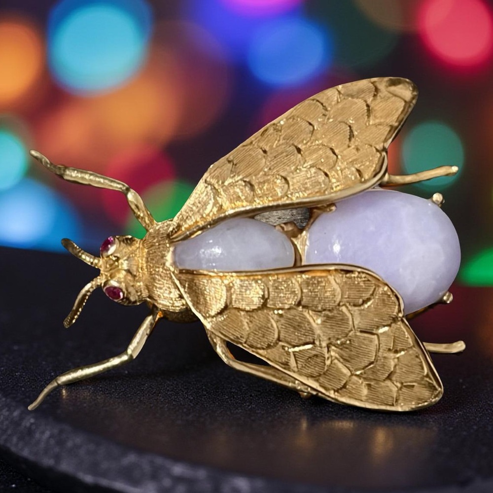 🐝 Vintage Italian 18K Gold Bumble Bee Brooch | Lavender Jade & Ruby Eyes | 1950s